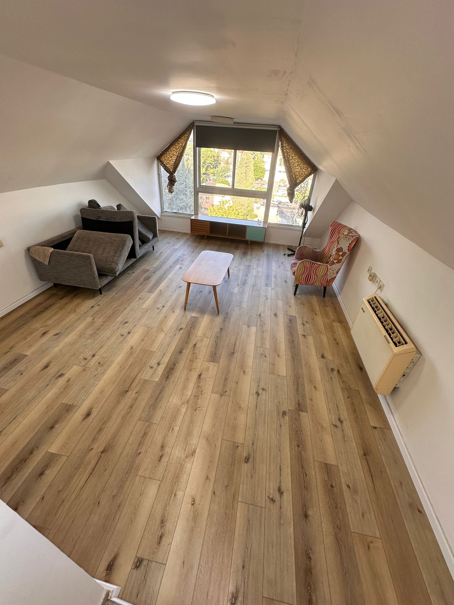 פרקט פולימרי SPC צבע אגוז בהיר טבעי / מחיר מוזל