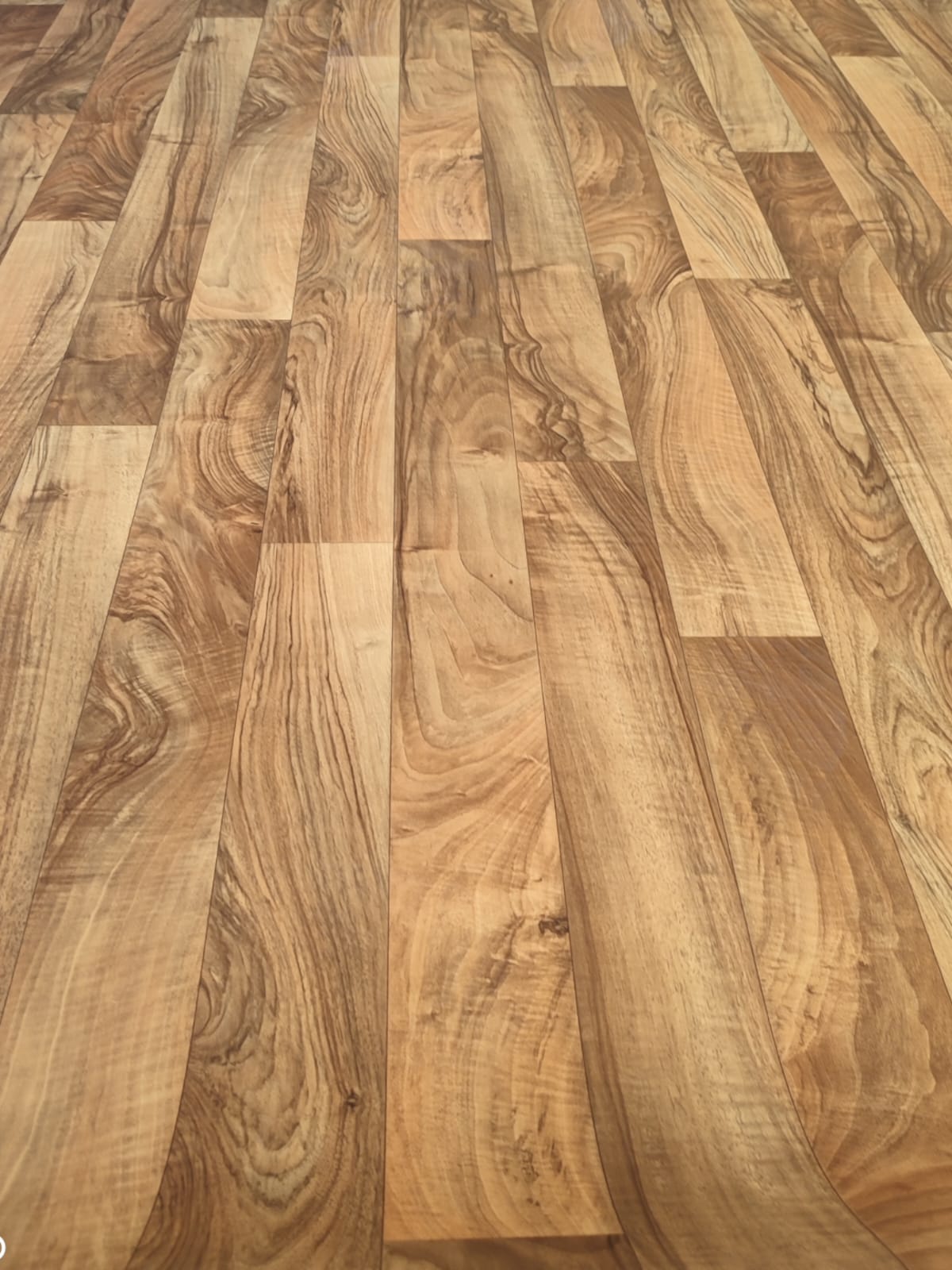 PVC גליל 2 מטר צבע בוצר אדמדם המחיר ל1 מטר רבוע 