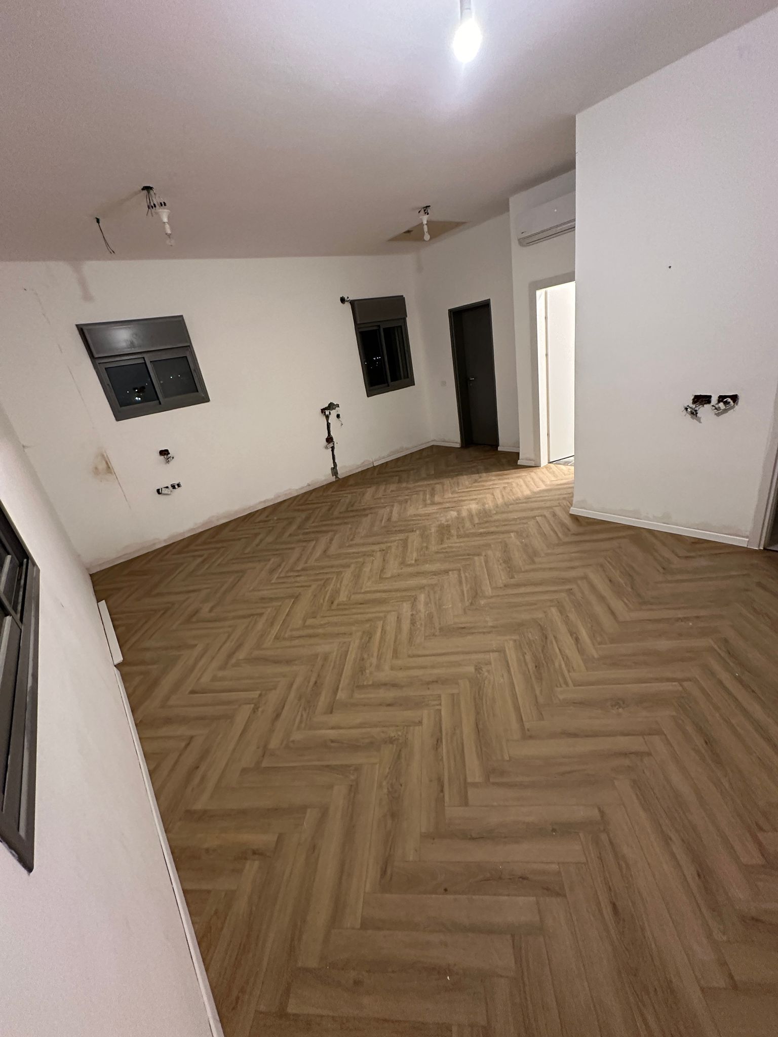 פרקט פולימרי פישבון SPC PURE אלון טבעי מוברש / מחיר מוזל