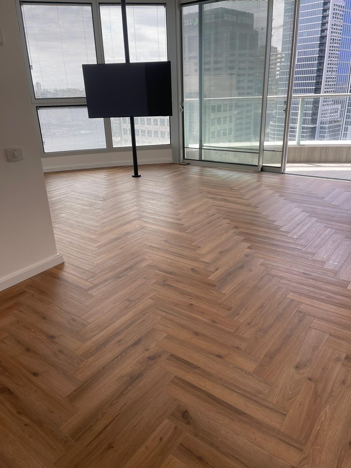 פרקט פישבון פולימר SPC אלון טבעי מבוקע / מחיר מוזל