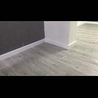 פרקט פולימרי SPC צבע שיטה מוברש גידים מושחרים / מחיר מוזל