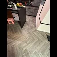 פרקט פולימרי פישבון אלון אפור מוברש