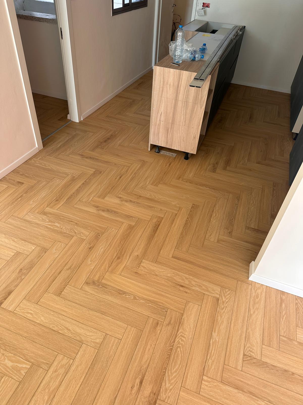 פרקט פולימרי פיישבון SPC LION אלון טבעי מולבן / מחיר מוזל 