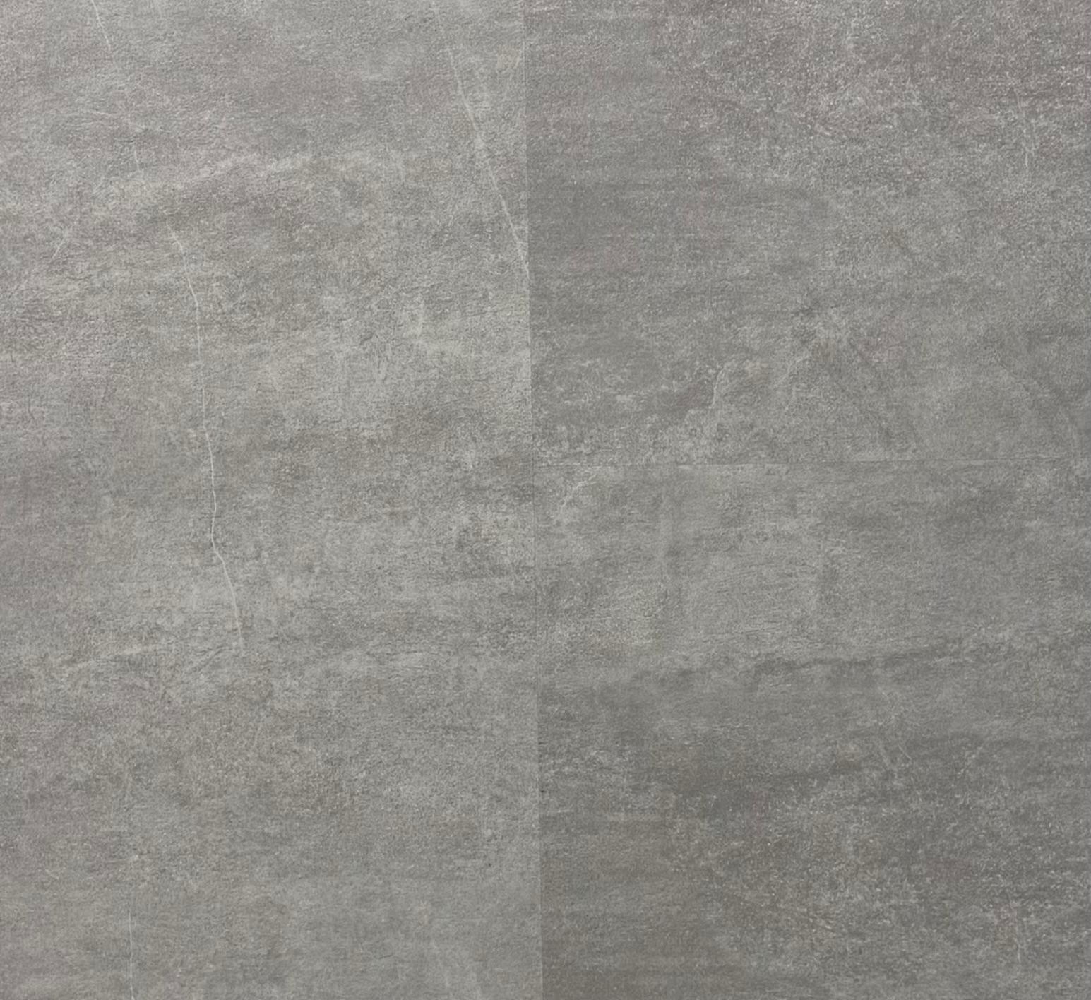 ריצוף SPC מראה בטון מודרני בהיר – התקנה קלה, ספוג איכותי כלול!