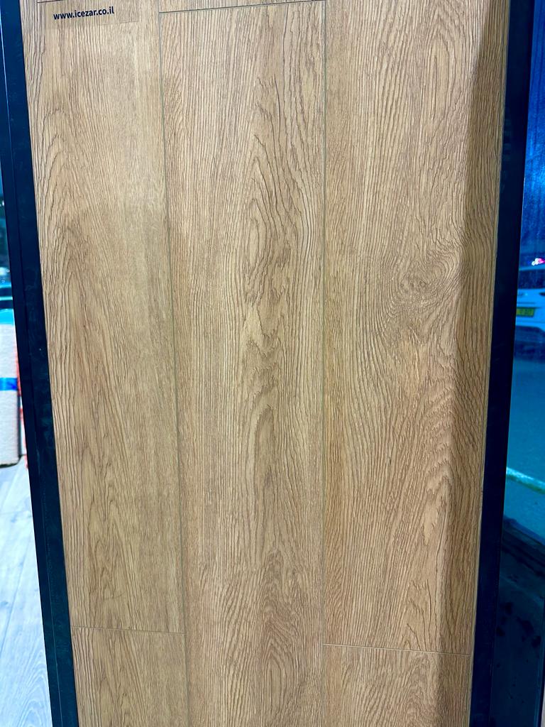 פרקט SPC עמיד למים אלון טבעי מוברש 