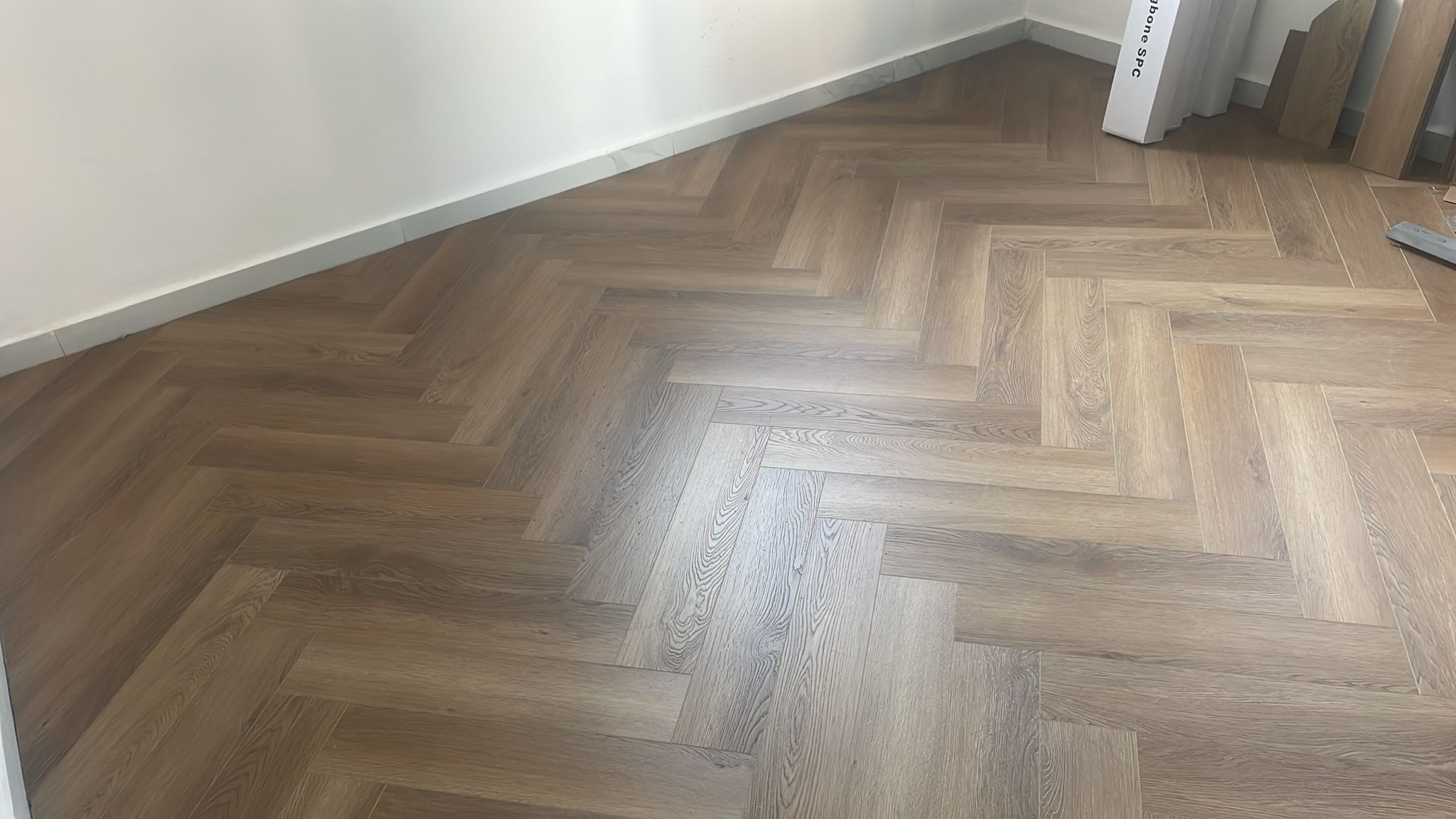 פרקט פולימרי פישבון ROYAL אלון מוברש ענתיק / מחיר מוזל